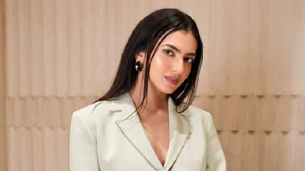 Kashika Kapoor s Effortless Grace Steals The Spotlight