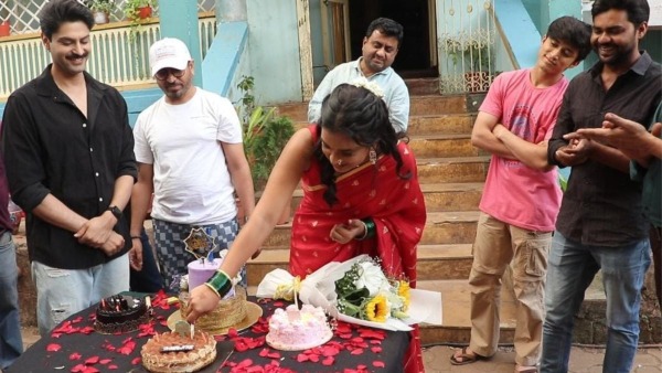 Sumbul Touqeer Khan Celebrates Birthday With Twist On Sets