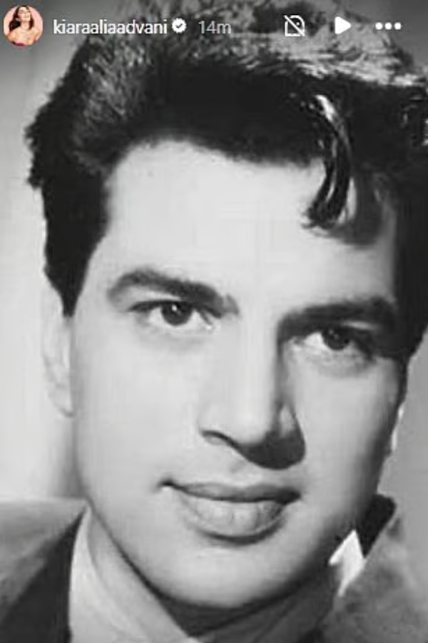 Dharmendra Passes Away A Tribute From Bollywood
