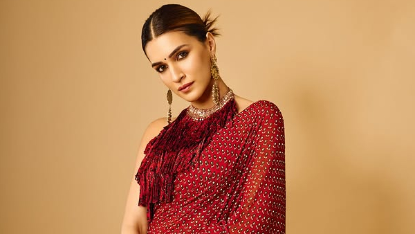 Tere Ishk Mein Kriti Sanon Shares A Stirring Poem