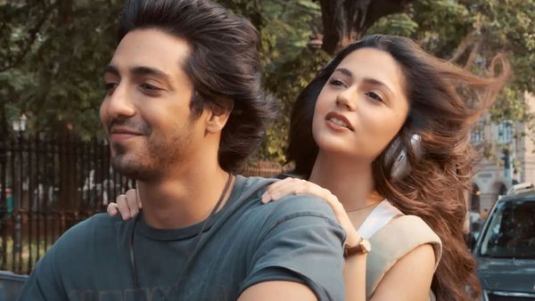 Saiyaara Shines! YRF & Mohit Suri's Blockbuster Wins Popular Choice Award  At Yellowstone Film Fest 2025 - Filmibeat