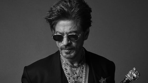 শাহরুখ খানকে তার ৬০তম জন্মদিনে মান্নাত বারান্দায় দেখা যায়নি; এখানে কেন