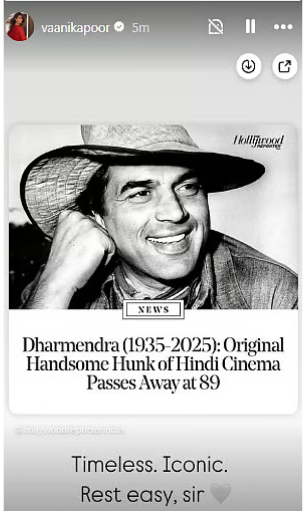 Dharmendra Passes Away A Tribute From Bollywood