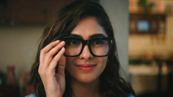 Do Deewane Seher Mein Trailer Out Mrunal Thakur Brings Back