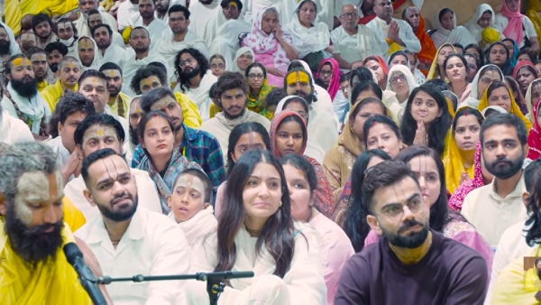 Virat Kohli amp amp Anushka Visit Premanand Maharaj s Ashram