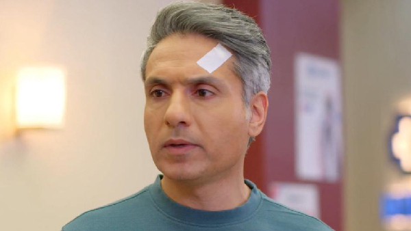 Yaadein Today Episode Dr Dev Gives Up His Title As Doctor