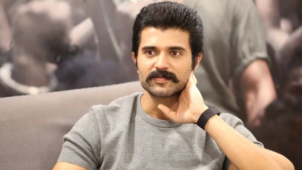 Vijay Deverakonda and Venkatesh in TG20 League controversy Vijay Deverakonda and Venkatesh in TG20 League controversy