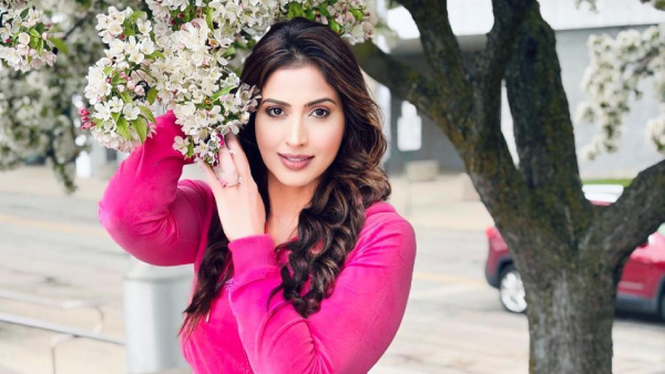 Samaira Sandhu Stuns in a Gorgeous Pink Corset Outfit Samaira Sandhu Stuns in a Gorgeous Pink Corset Outfit