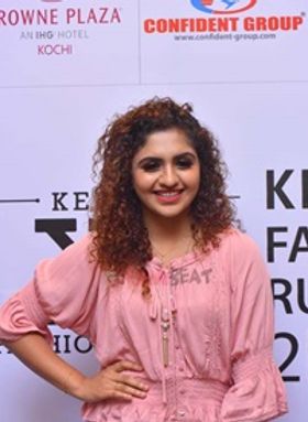 പാത്തു വെഡ്‌സ് ഫ്രീക്കന്‍