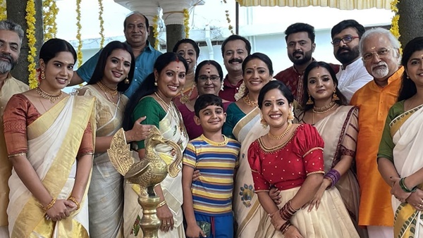 കുടുംബവിളക്ക്