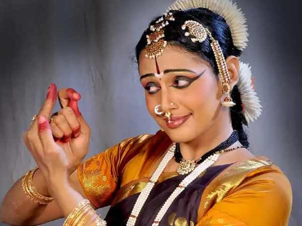 ಭರತ ನಾಟ್ಯ ಕಲಾವಿದೆ