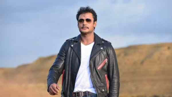 ಲೈಟ್ ಬಾಯ್ ಆಗಿ ಕೆಲಸ