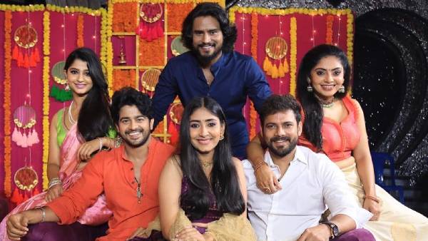 ಧರಣಿ ಮಂಡಲ ಮಧ್ಯದೊಳಗೆ & ಹೊಂದಿಸಿ ಬರೆಯಿರಿ