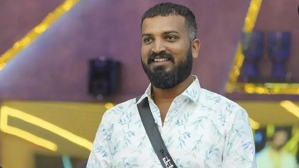 ಗೇಟ್‌ನಿಂದ ಹೊರಗಡೆ ಹೋಗು ಅಂದಳು