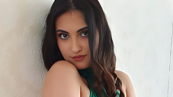 Tannaz Davoodi: Education And Hobby