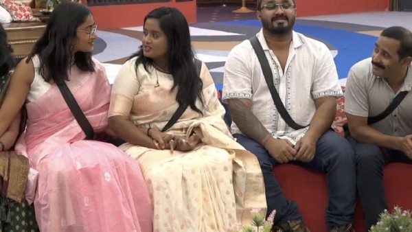 ಲವ್ ಥರ ಕಾಣುಸ್ತಿದ್ಯಾ?