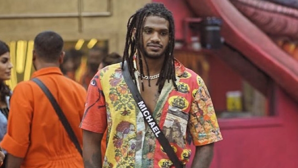 ರೋಡ್‌ನಲ್ಲಿ ಓಡಾಡೋಕೆ ಆಗುತ್ತಿಲ್ಲ