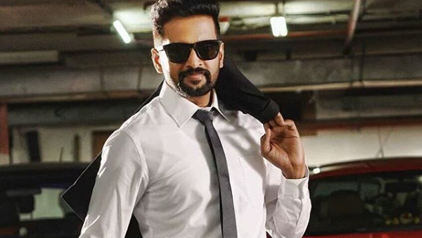 சந்தானம்