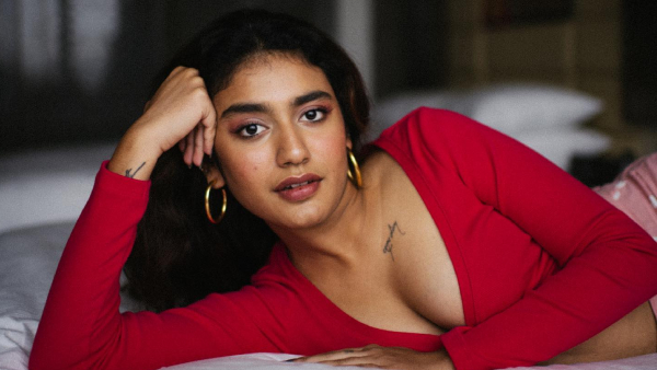 பிரியா பிரகாஷ் வாரியர் - நிலவுக்கு என்மேல் என்னடி கோபம்