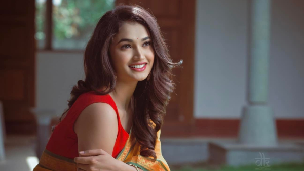 ಮಾಡೆಲಿಂಗ್