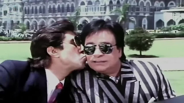 Baap Numbri Beta Dus Numbri