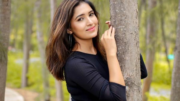 வாணி போஜன் - வயது 35