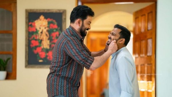 Guruvayoor Ambalanadayil