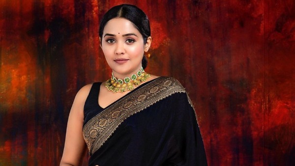 Six Yards Of Elegance