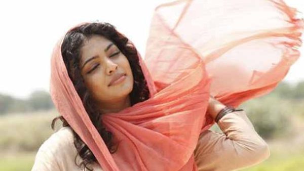 Fathima in Zachariayude Garbhinikal