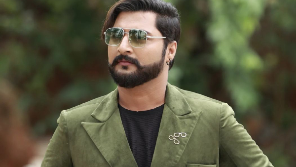 ನಿರಂಜನ್ ದೇಶಪಾಂಡೆ