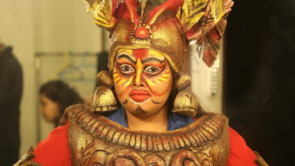 ಯಕ್ಷಗಾನ ಕಲಾವಿದೆ