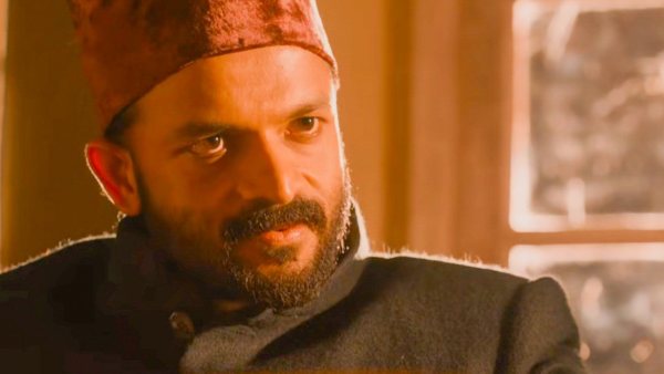 Jayasurya in Iyobinte Pusthakam