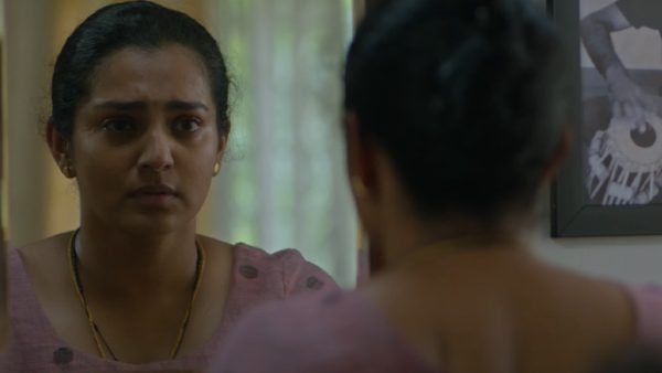  Parvathy Thiruvothu- Ullozhukku