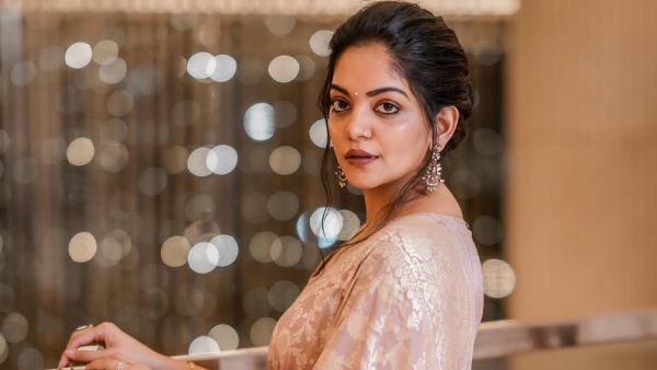 Classic Sarees With A Contemporary Twist