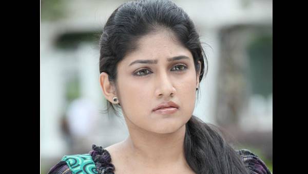 അഖില ശശിധരന്‍