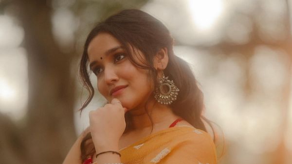 A Multilingual Performer