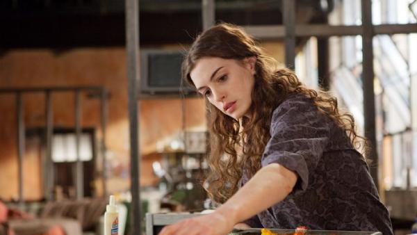 Maggie Murdock in Love & Other Drugs