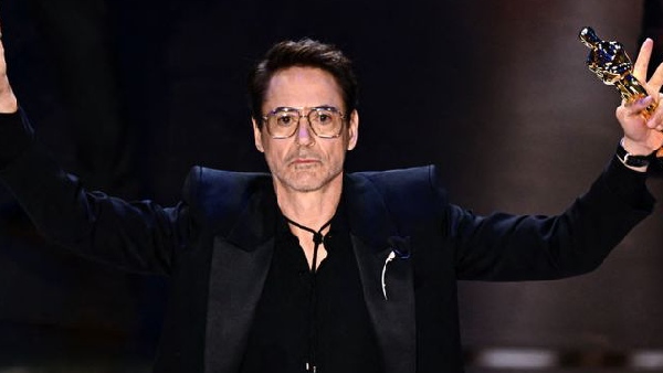 बेस्ट स्पोर्टिंग एक्टर - रोबर्ट डोउनी जूनियर