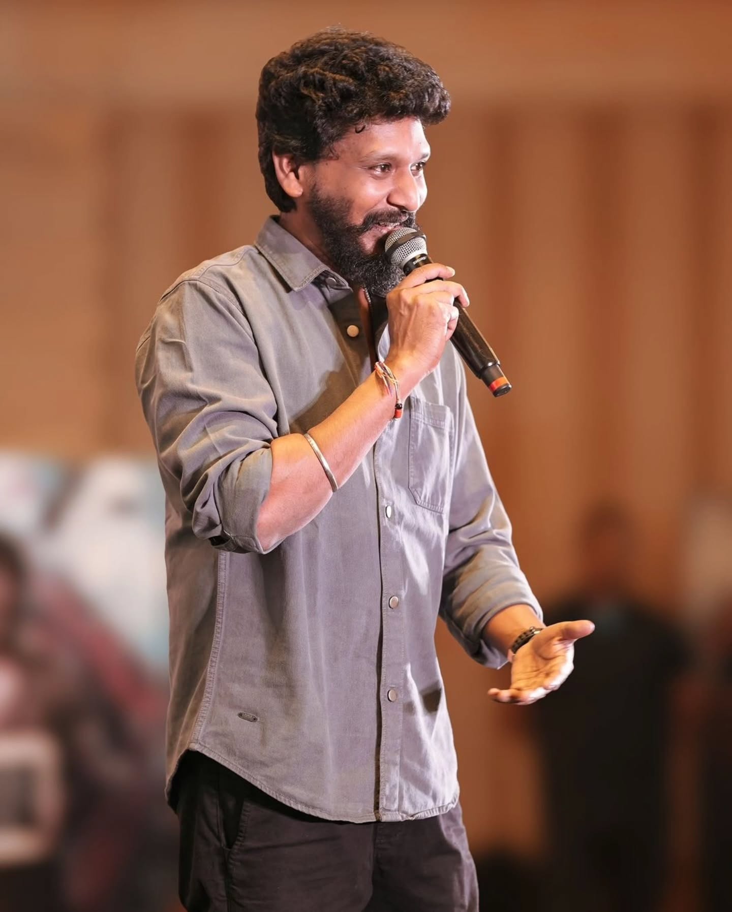 திரையுலகில் பிரபலம்