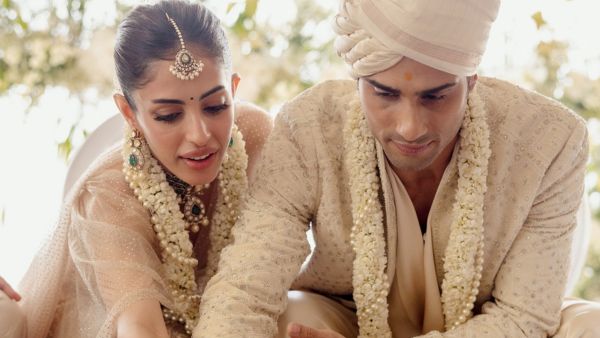 Prateik Babbar And Priya Banerjee 