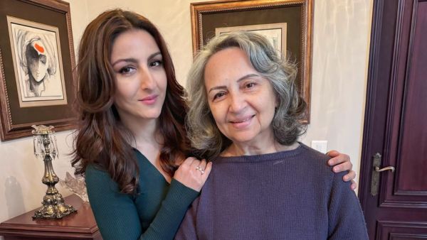Soha Ali Khan and Sharmila Tagore 