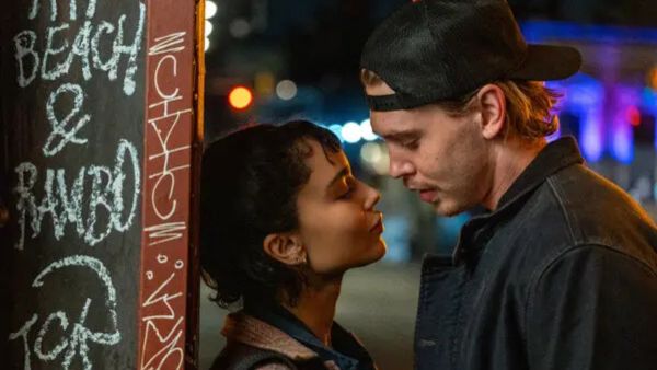 Caught Stealing Plot