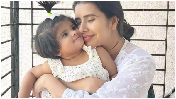 चारु असोपा