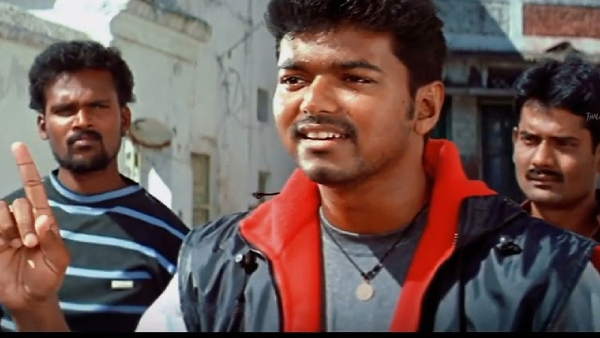Entha Area Antha Area Antha Edam Entha Adam Engeyume Enakku Bayam Kidayedheda... Ena..All Areavilum... Aiyya Ghilli da