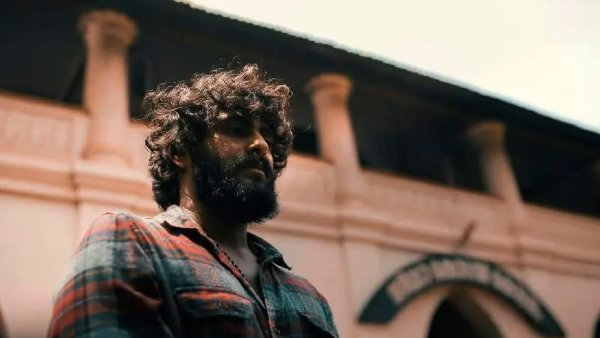 Swathandriam Ardharathriyil 