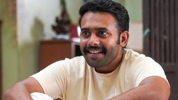 Romancham - The Crowd-Pleaser