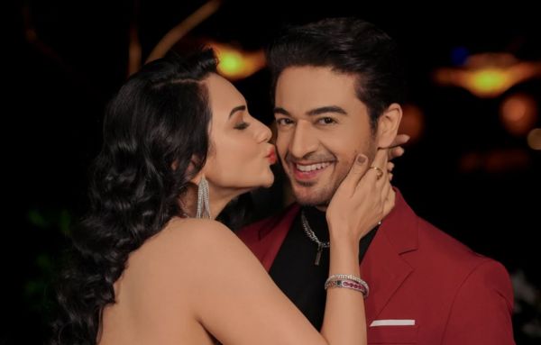 Gaurav Khanna-Akanksha Chamola 
