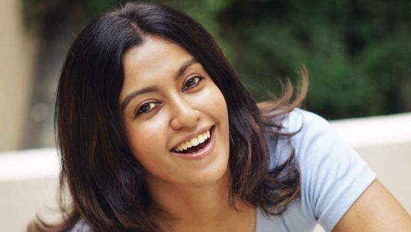 Roshini Gets Shy in Front of the Camera