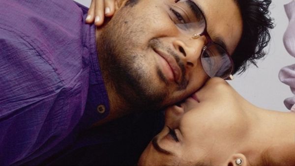 கன்னத்தில் முத்தமிட்டாள்