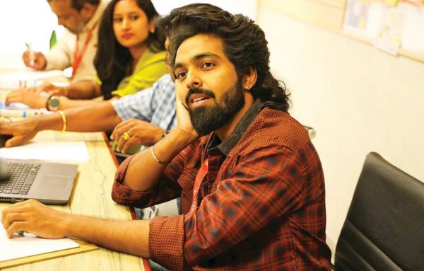 Happy Raj Reason to Watch on OTT